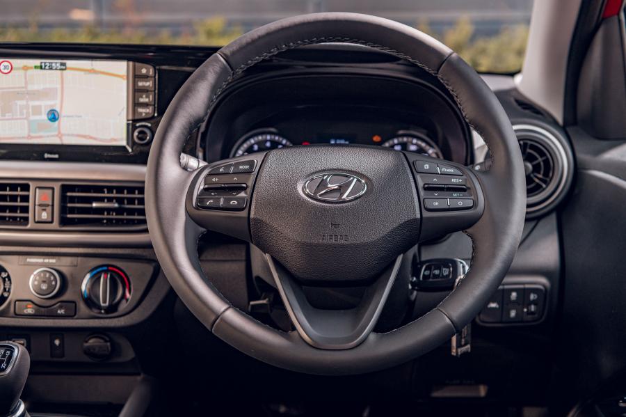 Панель приборов Hyundai i10 2019 года  (UK) (фото 33 из 55)